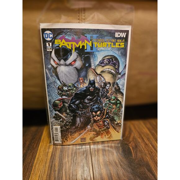 DC Batman Teenage Mutant Ninja Turtles 1 IDW Comic Book First Issue Collectible - Picture 1 of 2